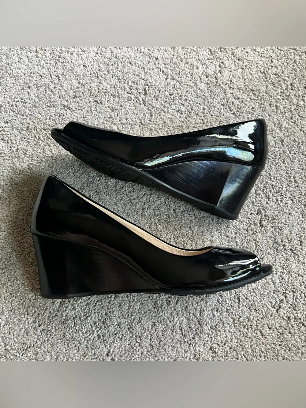 Cole Haan Women’s 7.5 Sadie Pump Black Patent Wedge Heel Peep Toe Dress Shoes - Picture 2 of 7